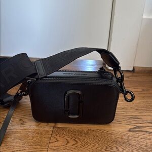 never used Marc Jacob’s The Snapshot Bag Black